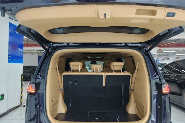 Used VOYAH Dream 2024 PHEV Ultra-Long Range Flagship Edition Trunk