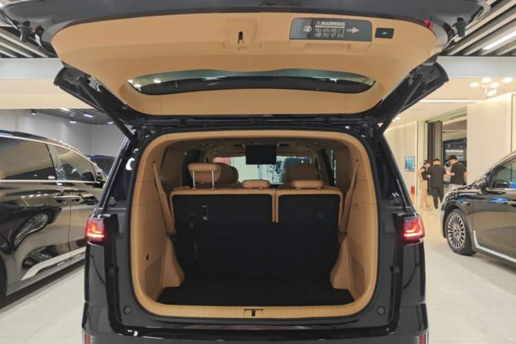 Used VOYAH Dream 2024 PHEV Extended-Range Premium Edition Trunk