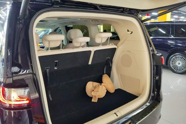 Used VOYAH Dream 2024 PHEV Ultra-Long Range Flagship Edition Trunk