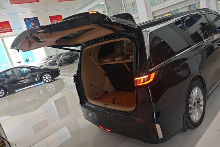 Used VOYAH Dream 2024 PHEV Extended-Range Premium Edition Trunk