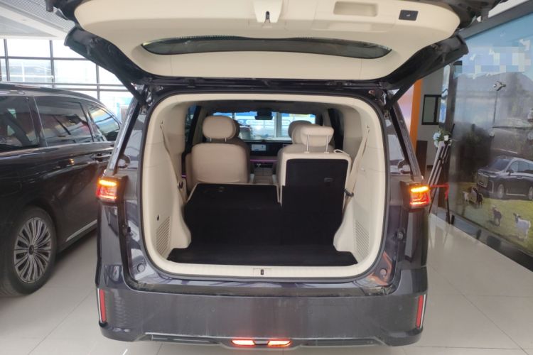 Used VOYAH Dream 2024 EV Long-Range Flagship Edition Trunk