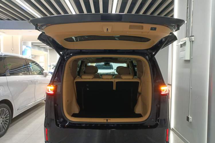 Used VOYAH Dream 2024 PHEV Ultra-Long Range Flagship Edition Trunk