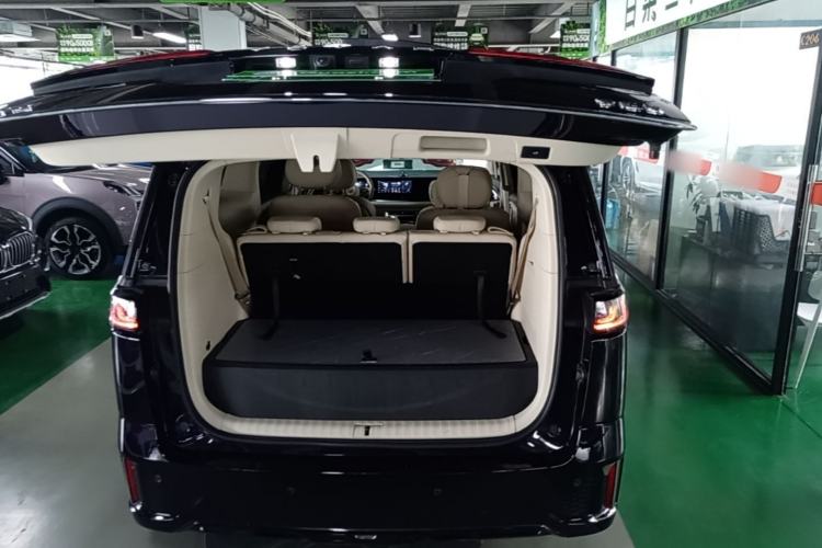Used VOYAH Dream 2024 PHEV Ultra-Long Range Flagship Edition Trunk