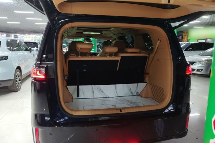 Used VOYAH Dream 2024 PHEV Ultra-Long Range Flagship Edition Trunk