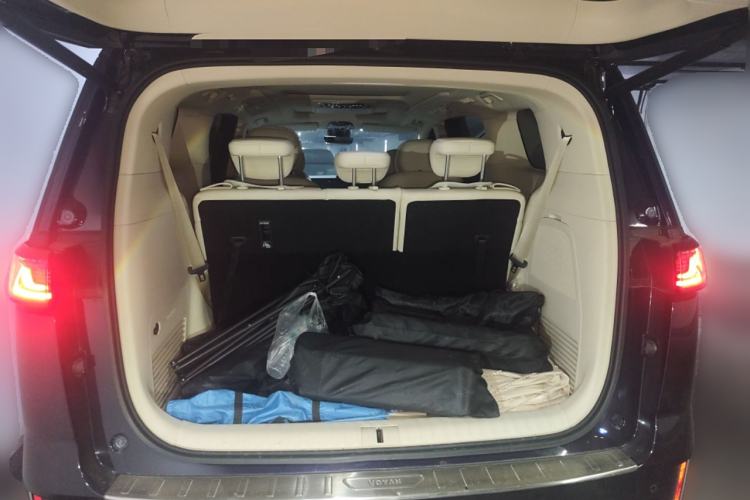 Used VOYAH Dream 2024 PHEV Extended-Range Premium Edition Trunk