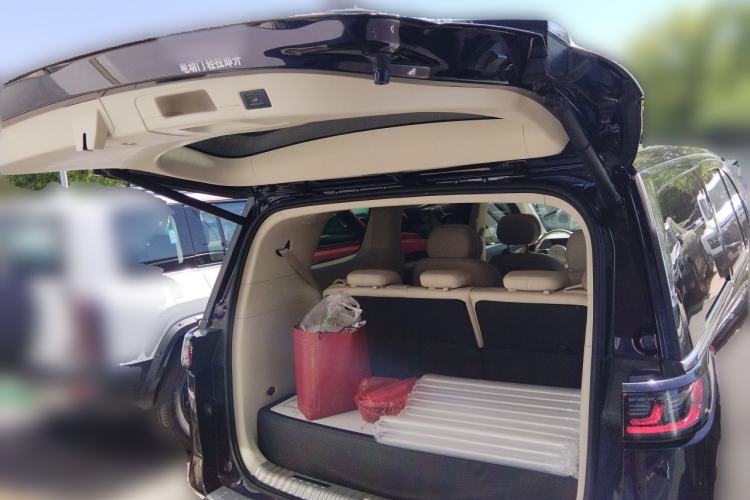 Used VOYAH Dream 2024 PHEV Ultra-Long Range Flagship Edition Trunk