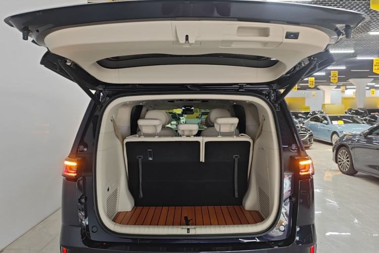 Used VOYAH Dream 2024 PHEV Ultra-Long Range Flagship Edition Trunk