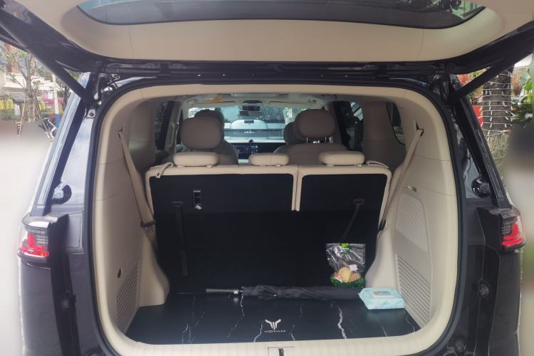 Used VOYAH Dream 2024 PHEV Ultra-Long Range Flagship Edition Trunk