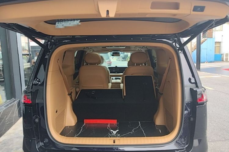 Used VOYAH Dream 2024 PHEV Ultra-Long Range Flagship Edition Trunk