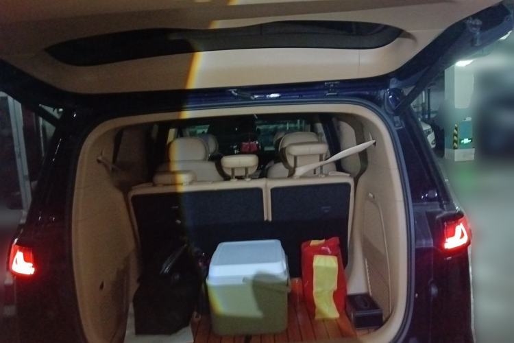 Used VOYAH Dream 2024 PHEV Ultra-Long Range Flagship Edition Trunk