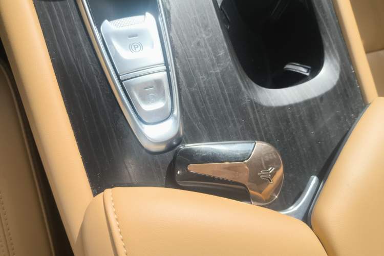 Used VOYAH Dream 2024 PHEV Extended-Range Premium Edition Vehicle Key