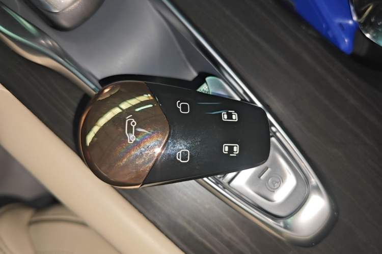 Used VOYAH Dream 2024 PHEV Ultra-Long Range Flagship Edition Vehicle Key