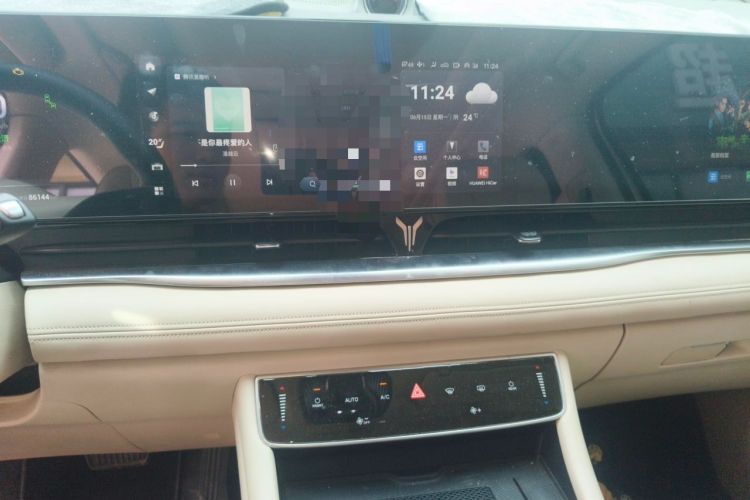 Used VOYAH Dream 2024 PHEV Extended-Range Premium Edition Audio And AC Panel