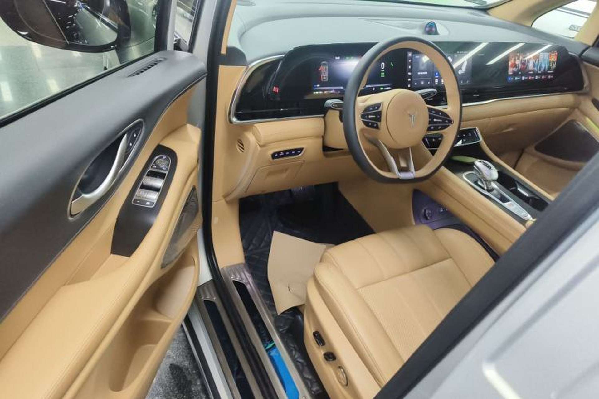 Used VOYAH Dream 2024 PHEV Extended-Range Premium Edition Driver Seat