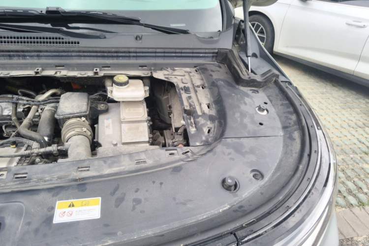 Used VOYAH Dream 2024 PHEV Extended-Range Premium Edition Engine Bay Left