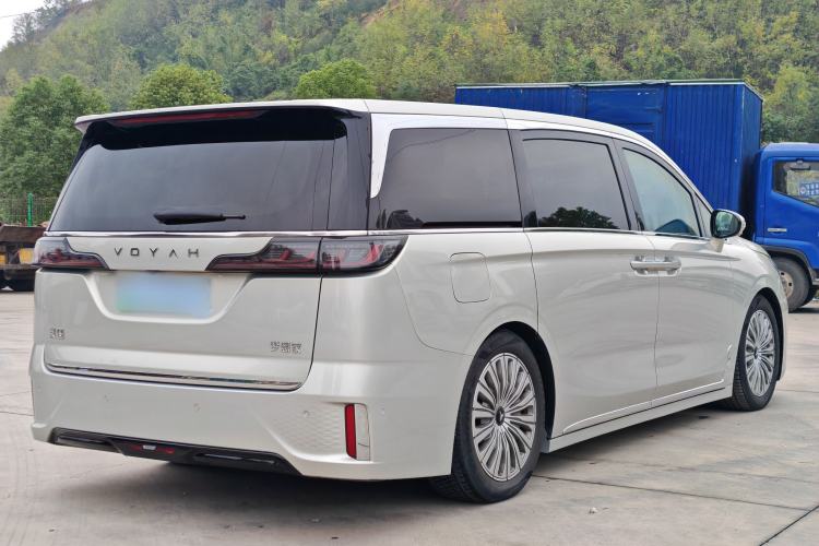 Used VOYAH Dream 2024 EV Long-Range Flagship Edition Exterior 6