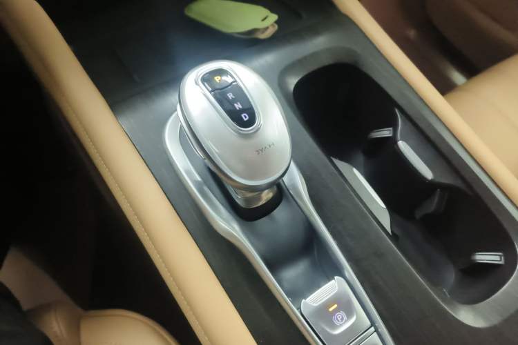 Used VOYAH Dream 2024 PHEV Extended-Range Premium Edition Gear Lever