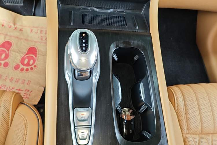 Used VOYAH Dream 2024 PHEV Ultra-Long Range Flagship Edition Gear Lever