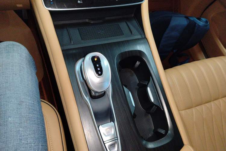 Used VOYAH Dream 2024 PHEV Ultra-Long Range Flagship Edition Gear Lever