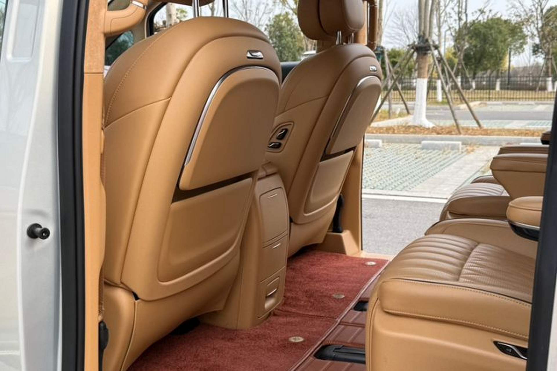 Used VOYAH Dream 2024 PHEV Ultra-Long Range Flagship Edition Interior 11