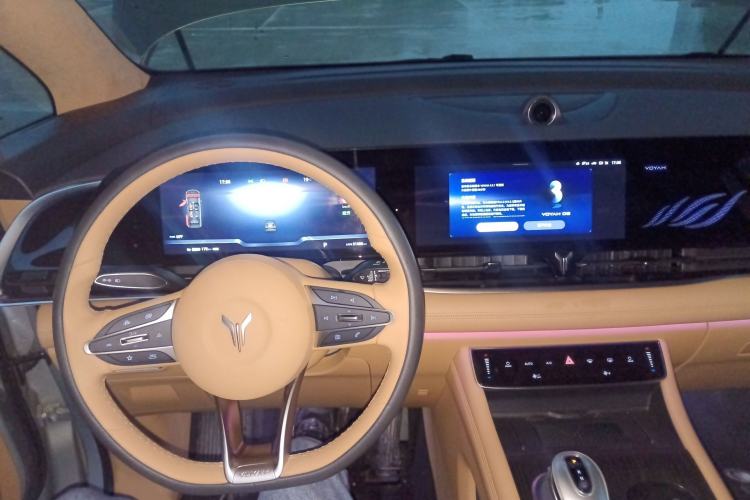 Used VOYAH Dream 2024 EV Long-Range Flagship Edition Interior 2