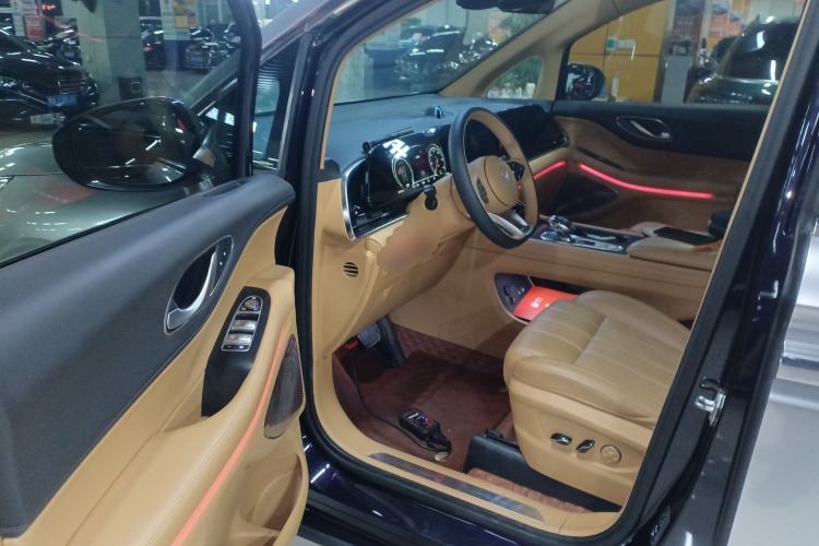 Used VOYAH Dream 2024 PHEV Extended-Range Premium Edition Interior 3