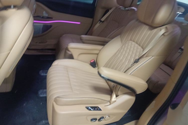 Used VOYAH Dream 2024 EV Long-Range Flagship Edition Interior 4
