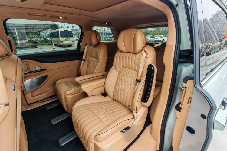 Used VOYAH Dream 2024 EV Long-Range Flagship Edition Interior 5