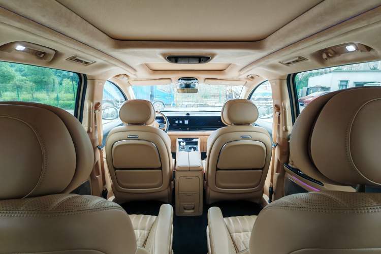 Used VOYAH Dream 2024 EV Long-Range Flagship Edition Interior 7