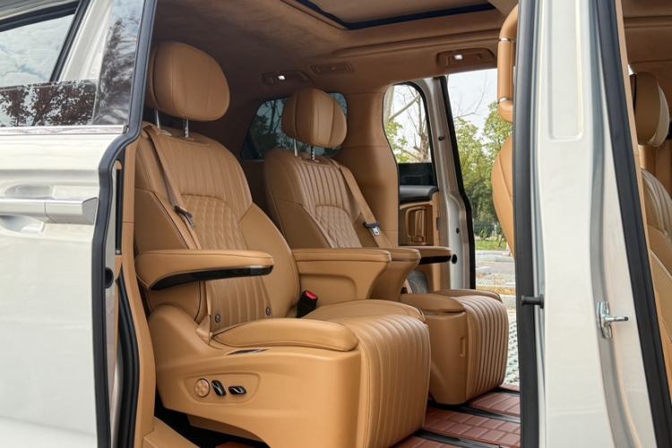 Used VOYAH Dream 2024 PHEV Ultra-Long Range Flagship Edition Interior 7