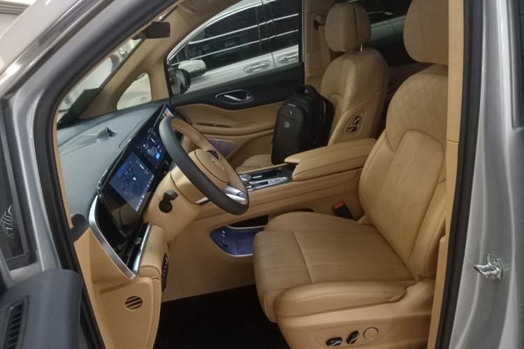 Used VOYAH Dream 2024 PHEV Extended-Range Premium Edition Left Front Seat