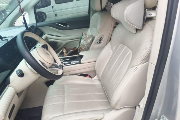 Used VOYAH Dream 2024 PHEV Extended-Range Premium Edition Left Front Seat