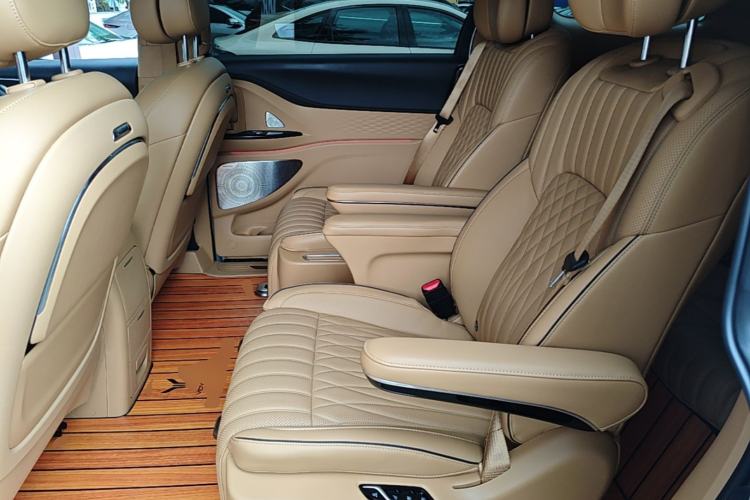 Used VOYAH Dream 2024 PHEV Ultra-Long Range Flagship Edition Left Rear Seat
