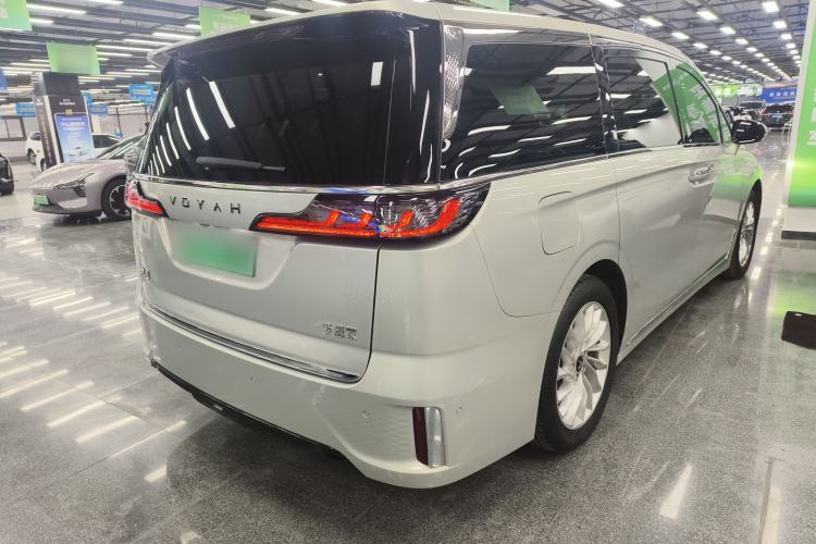 Used VOYAH Dream 2024 PHEV Extended-Range Premium Edition Rear Right 45 Deg