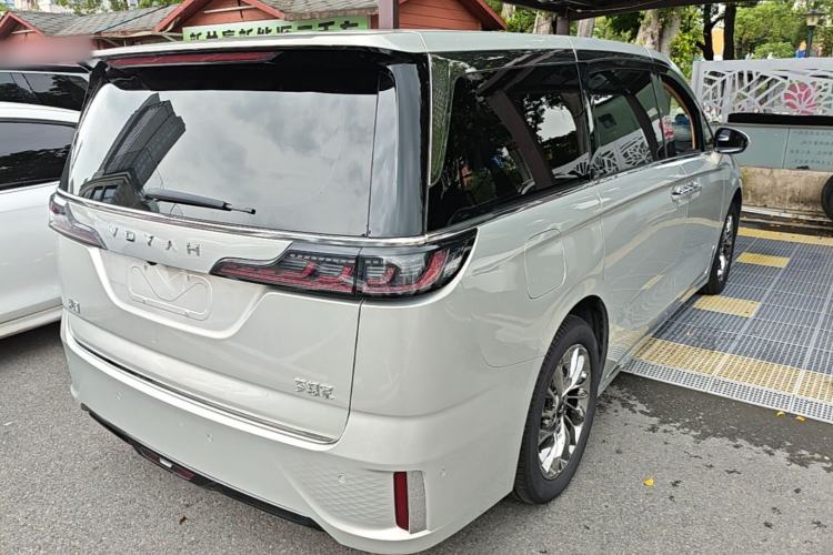 Used VOYAH Dream 2024 PHEV Ultra-Long Range Flagship Edition Rear Right 45 Deg