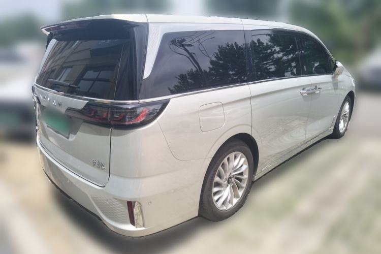 Used VOYAH Dream 2024 PHEV Extended-Range Premium Edition Rear Right 45 Deg
