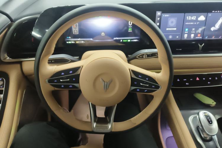 Used VOYAH Dream 2024 PHEV Extended-Range Premium Edition Steering Wheel