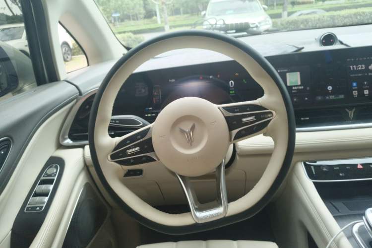 Used VOYAH Dream 2024 PHEV Extended-Range Premium Edition Steering Wheel