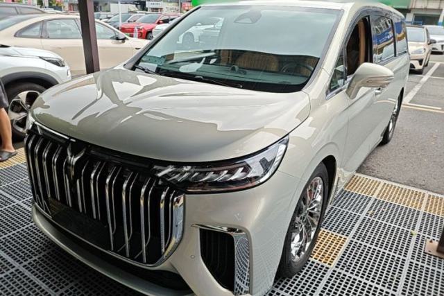 Used VOYAH Dream 2024 PHEV Ultra-Long Range Flagship Edition