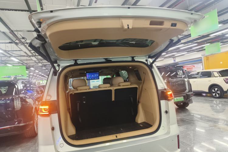 Used VOYAH Dream 2024 PHEV Extended-Range Premium Edition Trunk