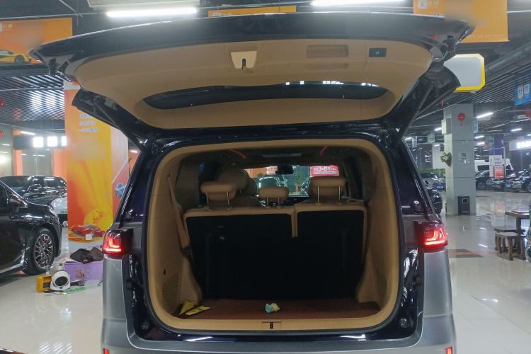 Used VOYAH Dream 2024 PHEV Extended-Range Premium Edition Trunk