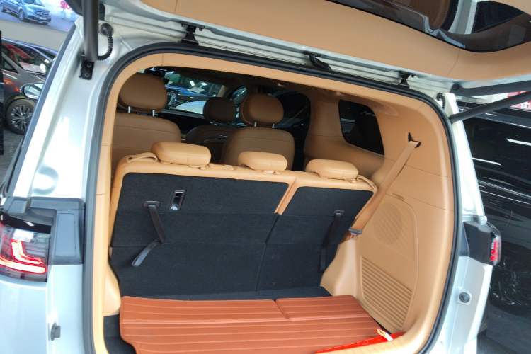 Used VOYAH Dream 2024 PHEV Ultra-Long Range Flagship Edition Trunk
