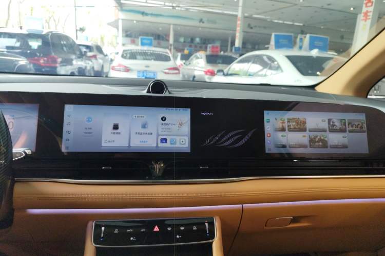 Used VOYAH Dream 2024 PHEV Extended-Range Premium Edition Audio And AC Panel