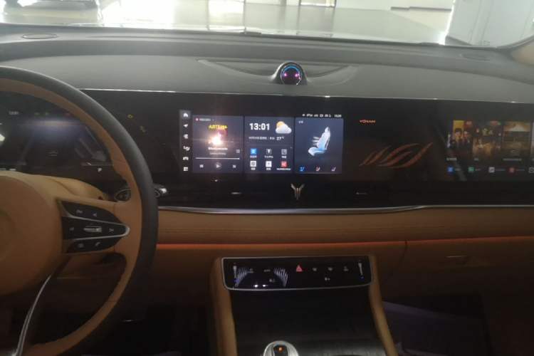 Used VOYAH Dream 2024 PHEV Extended-Range Premium Edition Audio And AC Panel