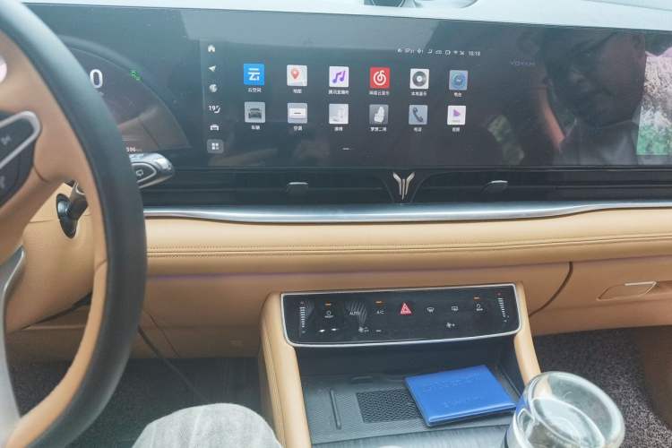 Used VOYAH Dream 2024 PHEV Extended-Range Premium Edition Audio And AC Panel