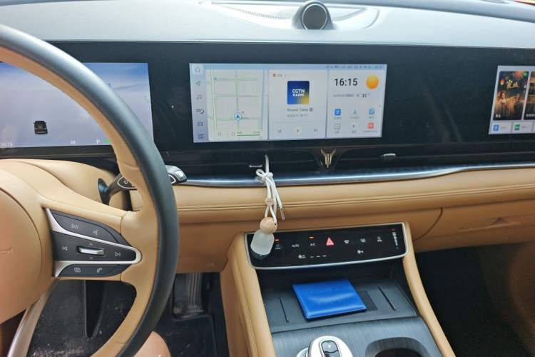 Used VOYAH Dream 2024 PHEV Extended-Range Premium Edition Audio And AC Panel