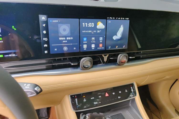 Used VOYAH Dream 2024 PHEV Extended-Range Premium Edition Audio And AC Panel