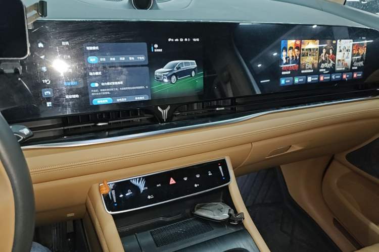 Used VOYAH Dream 2024 PHEV Ultra-Long Range Flagship Edition Audio And AC Panel