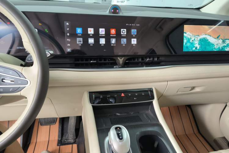 Used VOYAH Dream 2024 PHEV Extended-Range Premium Edition Audio And AC Panel