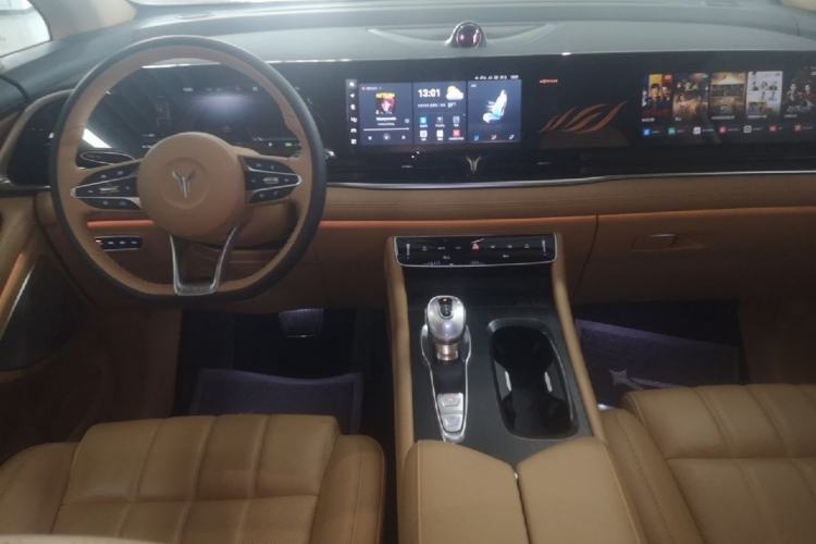 Used VOYAH Dream 2024 PHEV Extended-Range Premium Edition Center Console